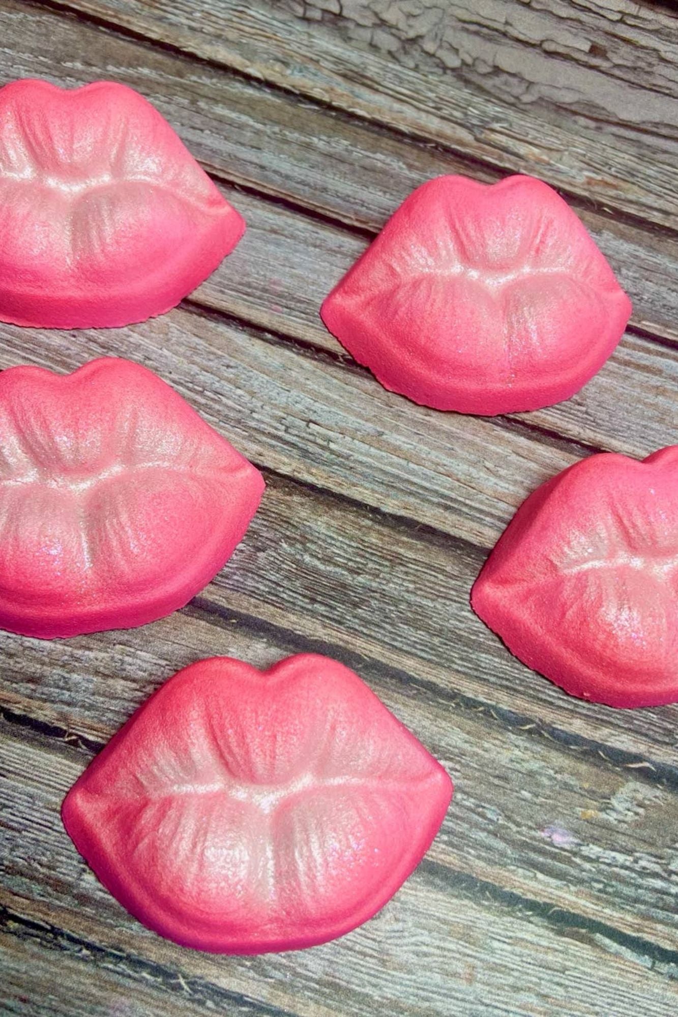 Sugar Lips Bath Bomb - Adorned Rebel